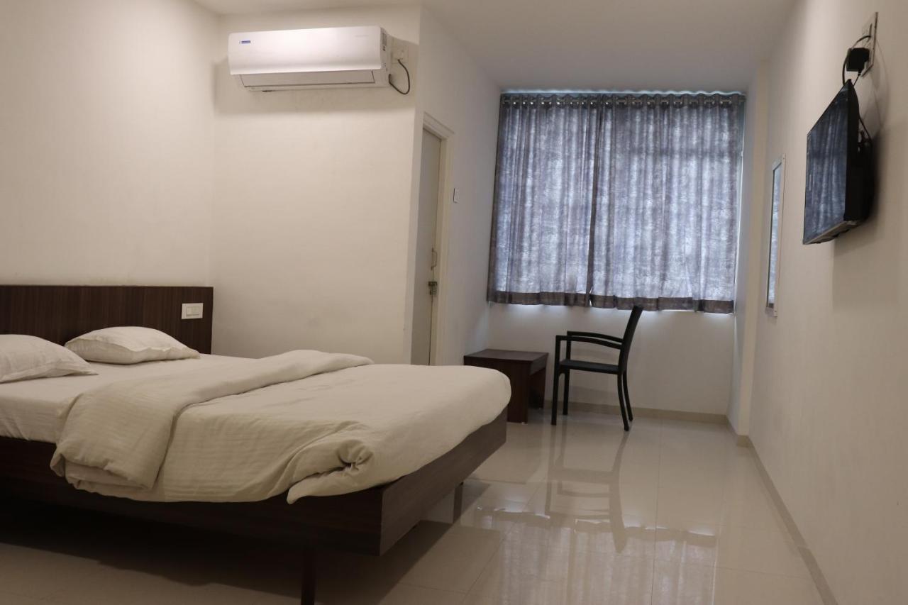 Hotel New Samrat Аурангабад Екстериор снимка