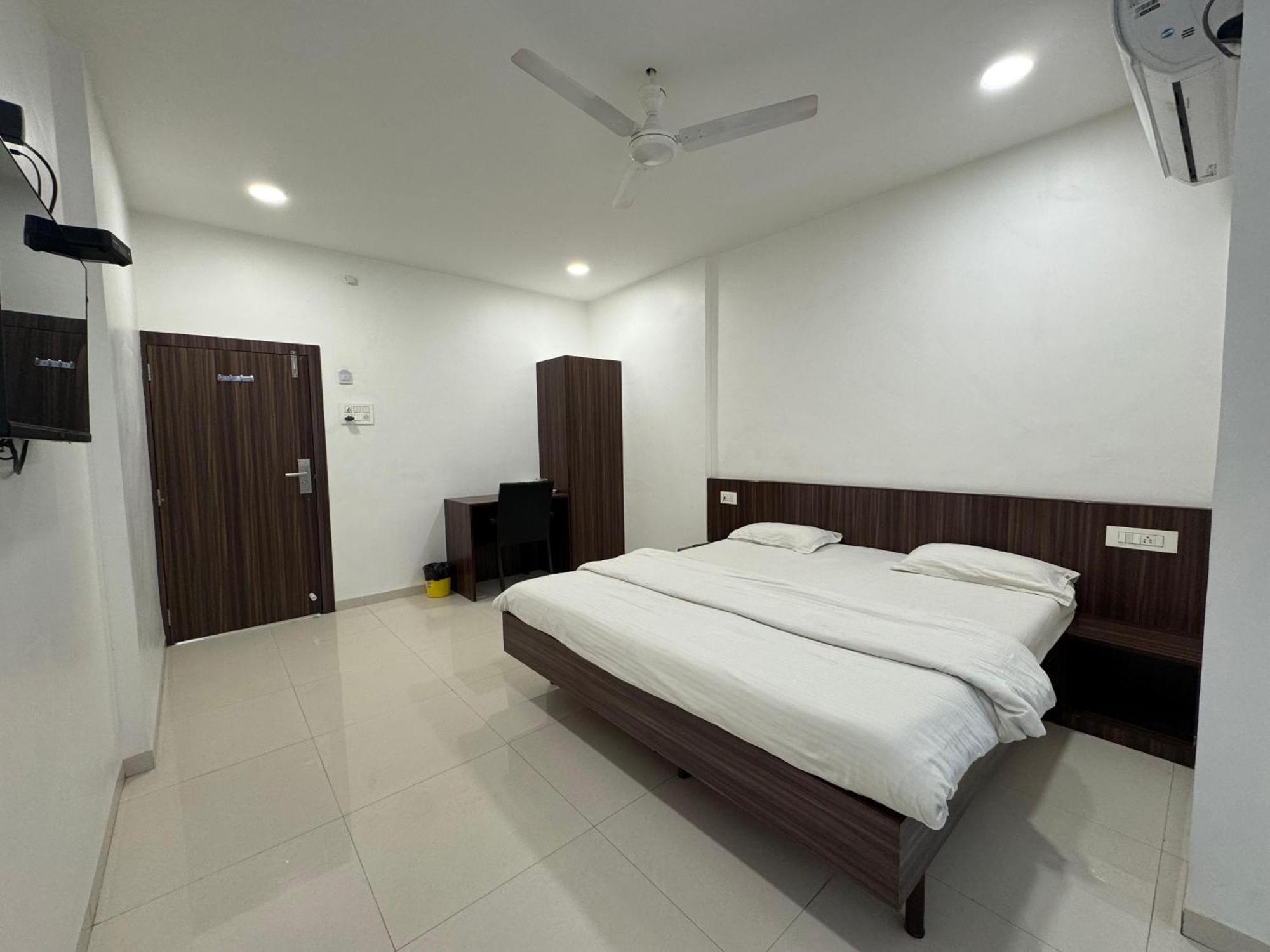 Hotel New Samrat Аурангабад Екстериор снимка
